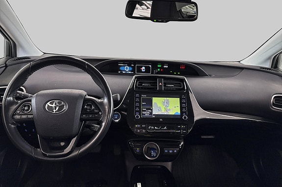 Toyota Prius Plug-in Hybrid 7 of 13