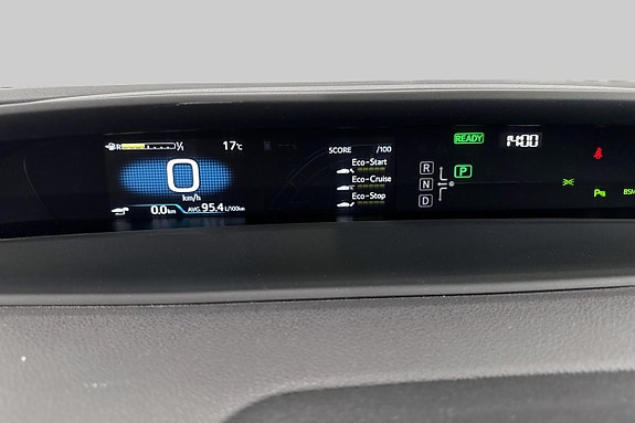 Toyota Prius Plug-in Hybrid 11 of 13