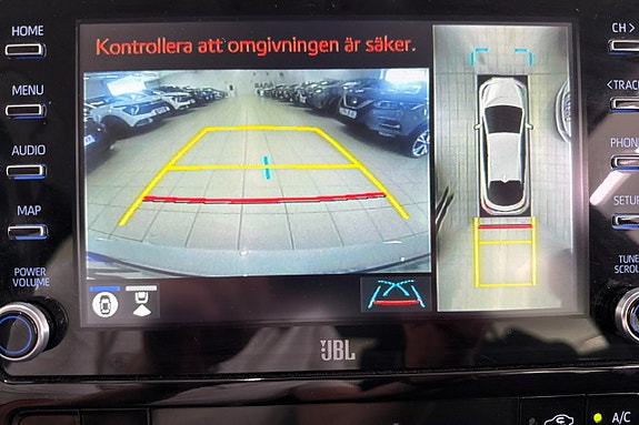 Toyota Prius Plug-in Hybrid 10 of 13