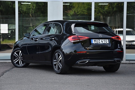 Mercedes-Benz A250 e 5 of 30