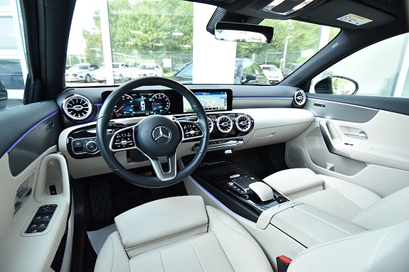 Mercedes-Benz A250 e 16 of 30