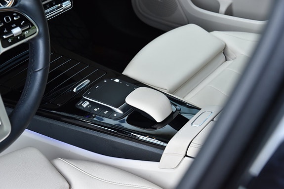 Mercedes-Benz A250 e 12 of 30