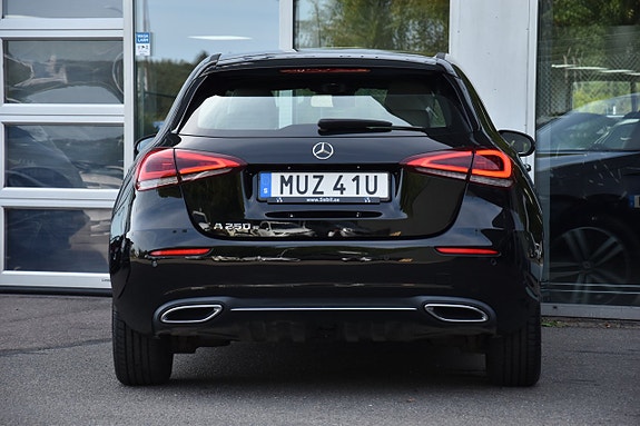 Mercedes-Benz A250 e 7 of 30