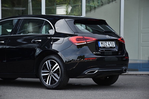 Mercedes-Benz A250 e 6 of 30