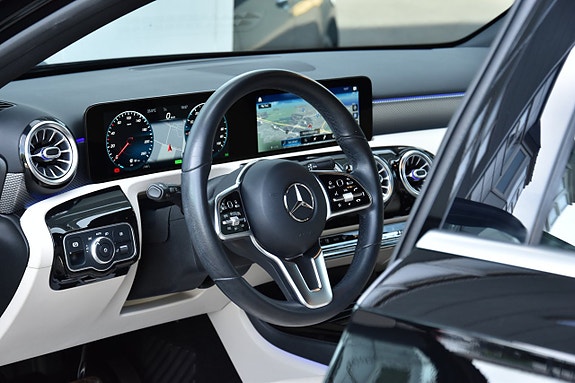 Mercedes-Benz A250 e 10 of 30