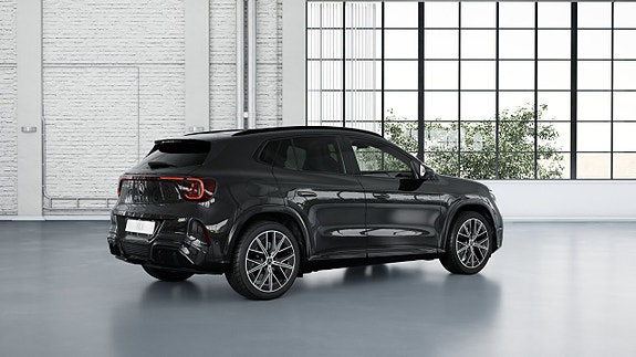 Mercedes-Benz GLA250 4 of 10