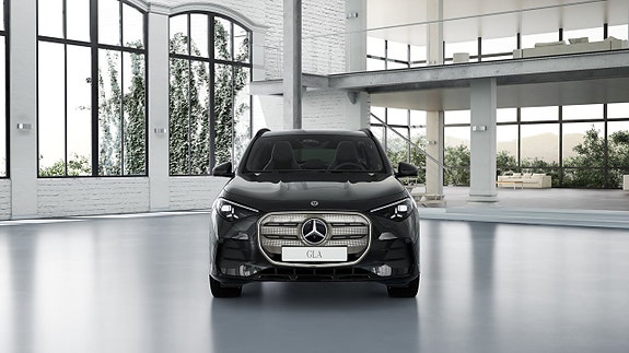 Mercedes-Benz GLA250 2 of 10