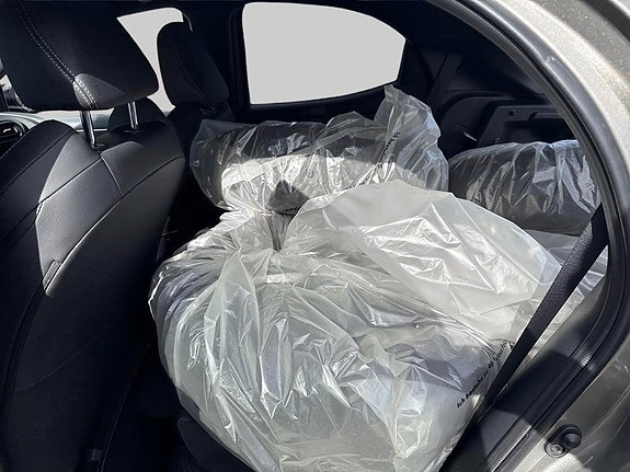 Toyota Yaris 8 of 15