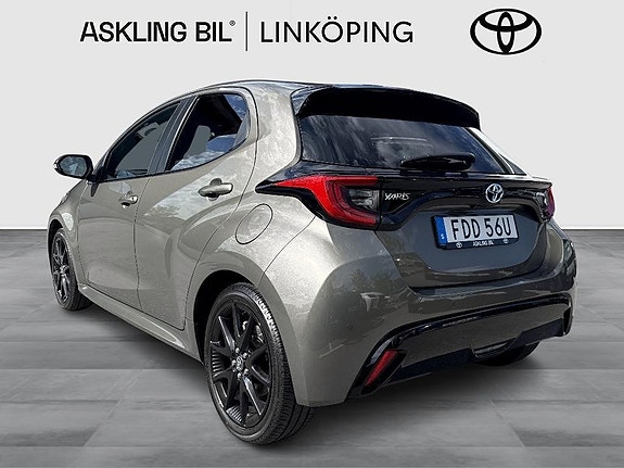 Toyota Yaris 3 of 15