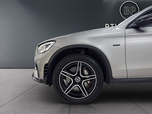 Mercedes-Benz GLC300 e 19 of 20