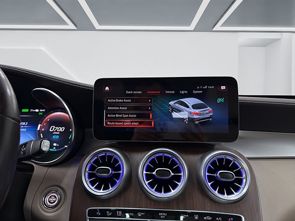 Mercedes-Benz GLC300 e 17 of 20