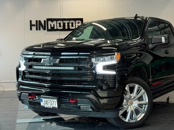 Chevrolet Silverado 1500 2 of 30