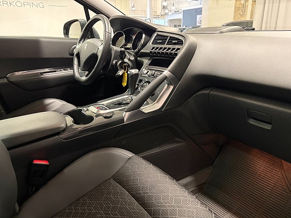 Peugeot 3008 10 of 16