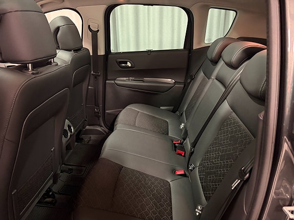 Peugeot 3008 5 of 16
