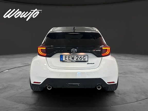 Toyota Yaris 6 of 17