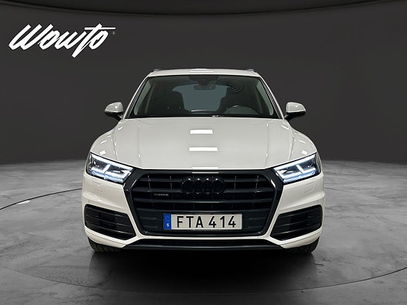 Audi Q5 2 of 15