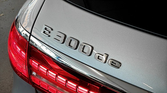 Mercedes-Benz E300 de 10 of 12