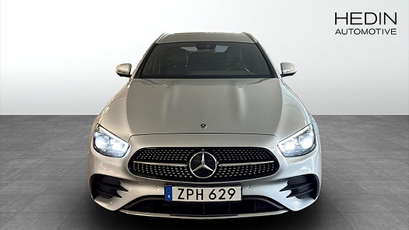 Mercedes-Benz E300 de 8 of 12