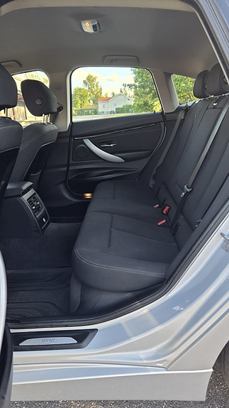 BMW 320d 11 of 14