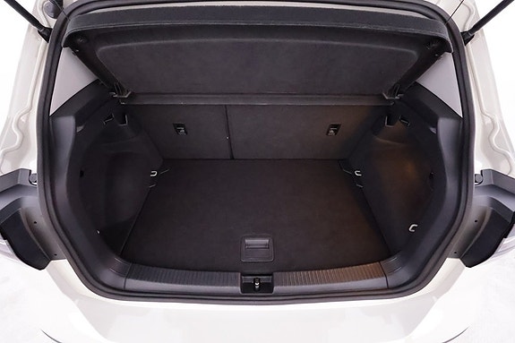 Volkswagen T-Cross 13 of 18