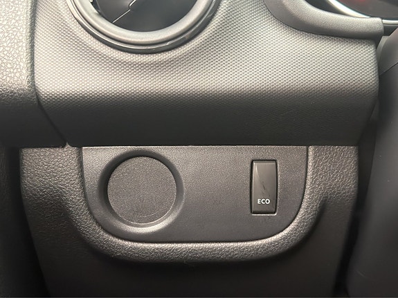 Dacia Logan 15 of 30