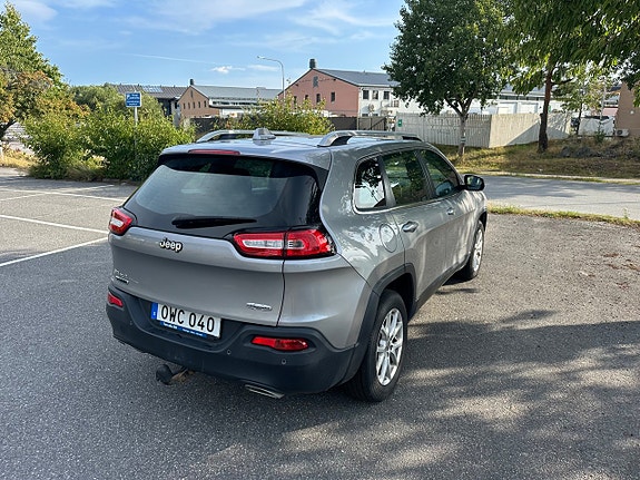 Jeep Cherokee 5 of 8