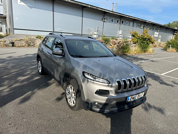 Jeep Cherokee 3 of 8