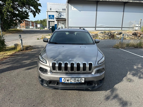Jeep Cherokee 2 of 8
