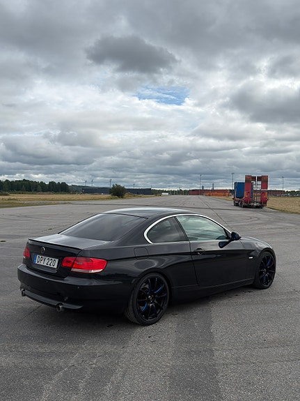 BMW 335d 3 of 7