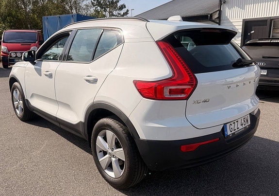 Volvo XC40 5 of 26