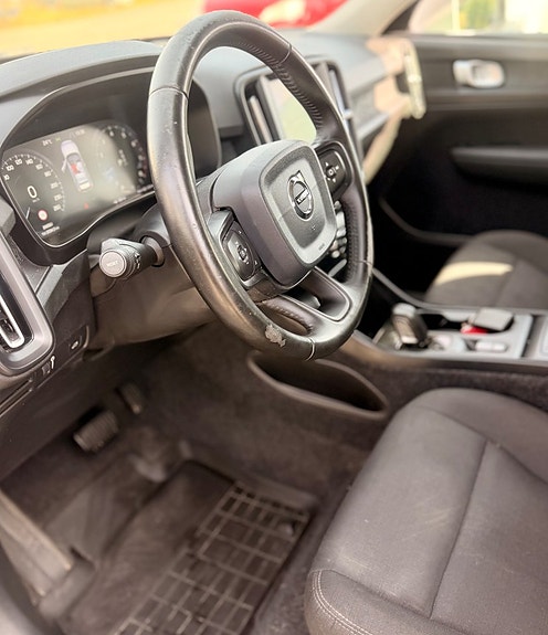 Volvo XC40 16 of 26