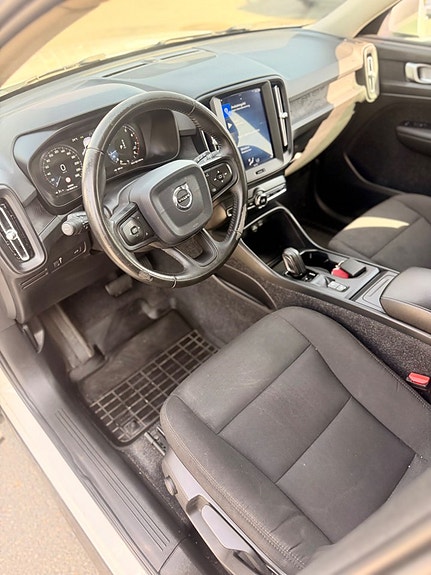 Volvo XC40 14 of 26