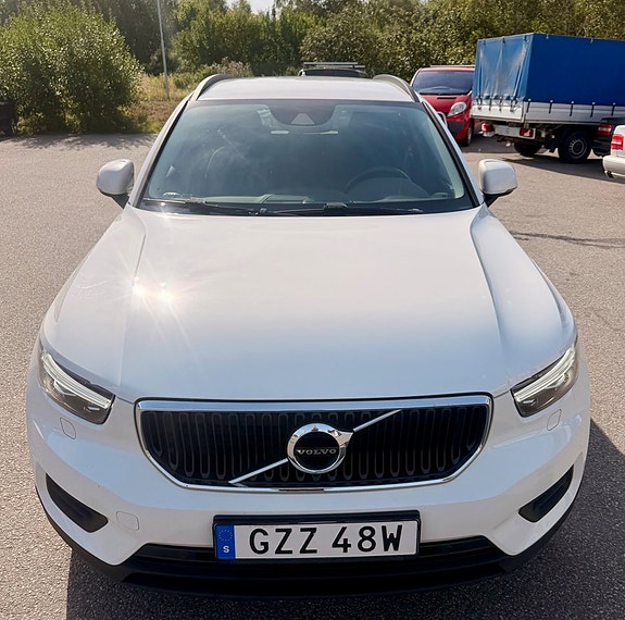 Volvo XC40 4 of 26