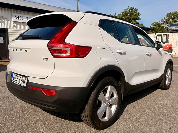 Volvo XC40 12 of 26