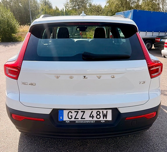 Volvo XC40 6 of 26