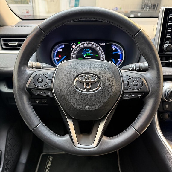 Toyota RAV4 11 of 12