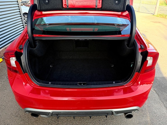 Volvo S60 14 of 18