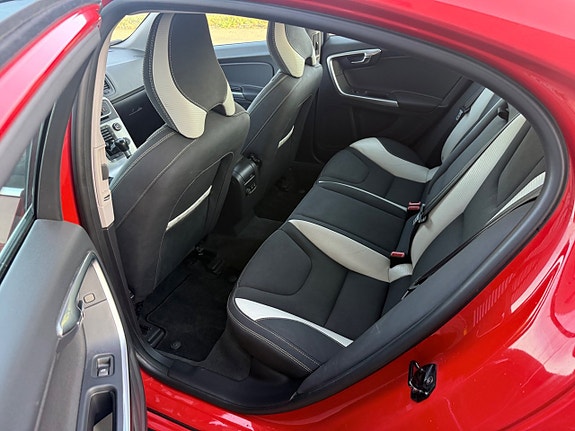 Volvo S60 9 of 18