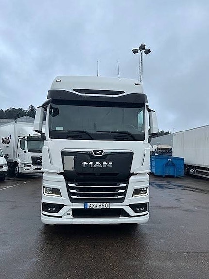 MAN TGX 28.520 2 of 9