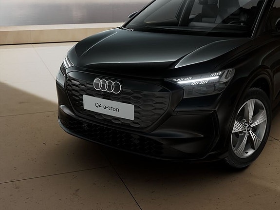 Audi Q4 e-tron 3 of 11