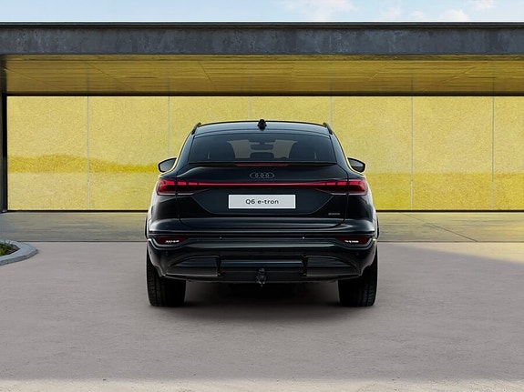 Audi Q6 e-tron 6 of 11