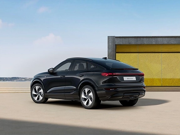 Audi Q6 e-tron 7 of 11