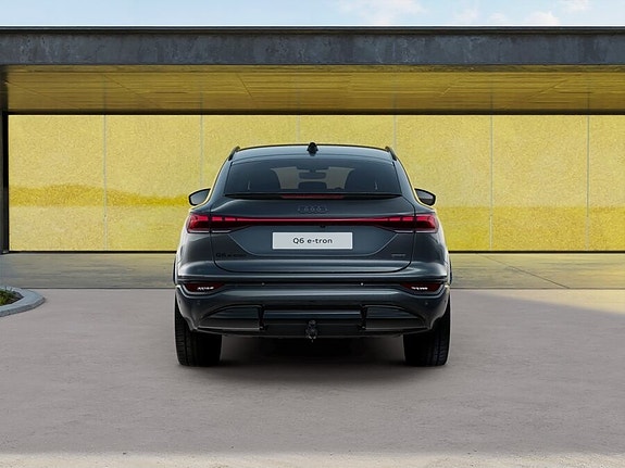Audi Q6 e-tron 6 of 11