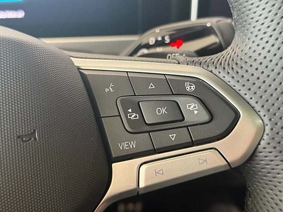Volkswagen Passat 17 of 30
