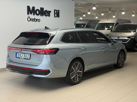 Volkswagen Passat 5 of 30