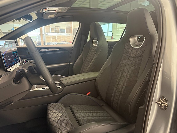 Volkswagen Passat 14 of 30