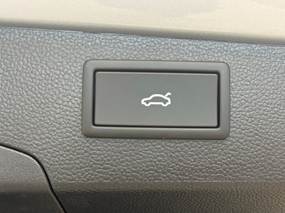 Volkswagen Passat 21 of 30
