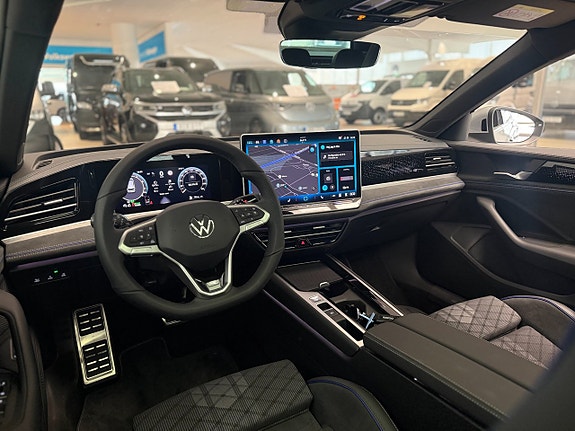 Volkswagen Passat 8 of 30