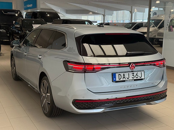 Volkswagen Passat 6 of 30