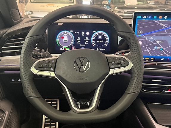 Volkswagen Passat 9 of 30